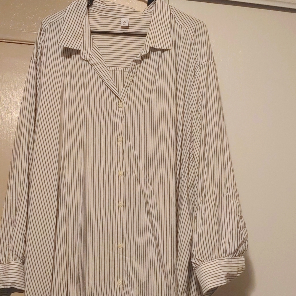 Oldnavy Pin stripe button down blouse 3x